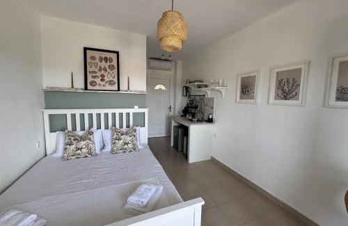 Vourvourou Apartamento | Guest Room by House Dimitra
