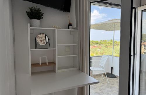 Vourvourou Apartamento | Guest Room by House Dimitra