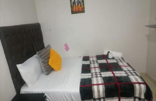 Greater Johannesburg Metropolitan Area Casa | Guest room florida