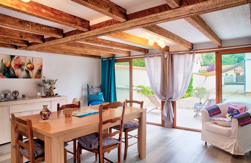 Mouleydier Cama Y Desayuno | Guest Room 'Les Tuilières' with Breakfast, Wi-Fi and Air Conditioning