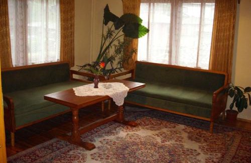 Koprivshtitsa Casa | Guest Rooms Dona