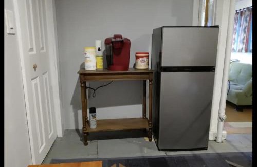 Valley Street Apartamento | Guest Space on the Portland Peninsula