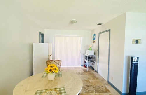 Boca Raton Casa | Guest Suite East Boca! Near Beach & Restaurants! Near FAU! Close to I-95!