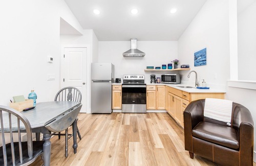 South Addition Casa | Guest suite in a prime location blocks from downtown with WiFi & W/D
