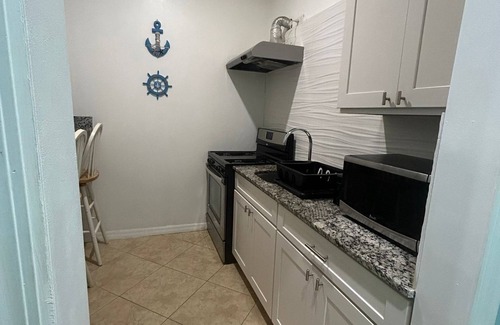 Patricks Island Apartamento | Guest suite in a quiet, cozy neighbourhood in Cayman 1 min drive to the beach!