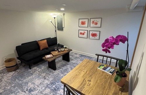 Phinney Ridge Casa | Guest Suite in Ballard