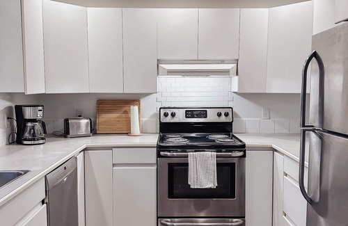 North Vancouver Condominio | Guest Suite in North Vancouver - Pet Friendly