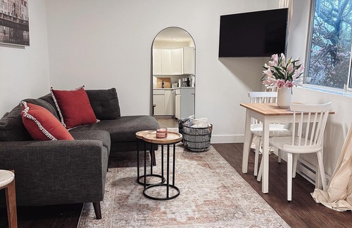 North Vancouver Condominio | Guest Suite in North Vancouver - Pet Friendly