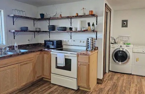Springfield Apartamento | Guest suite, in the country.