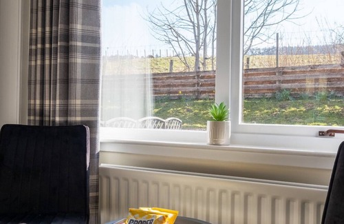 Marybank Apartamento | Guest Suite 10 mins from NC500 route! Private guest entrance En-suite Room only