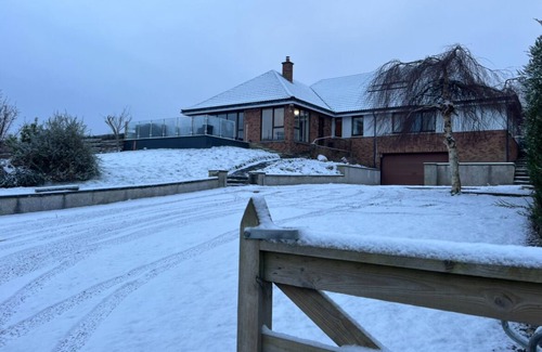 Marybank Apartamento | Guest Suite 10 mins from NC500 route! Private guest entrance En-suite Room only