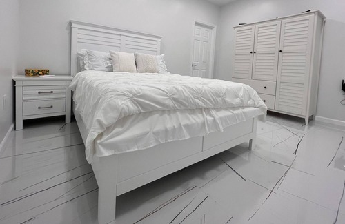 Valley Stream Cabaña | Guest Suite near JFK in Valley Stream, NY