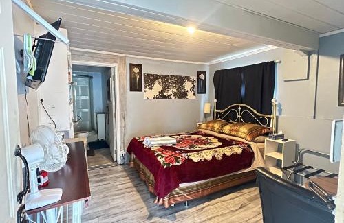 Abbotsford Casa | Guest Suite - Private Retreat - J-1