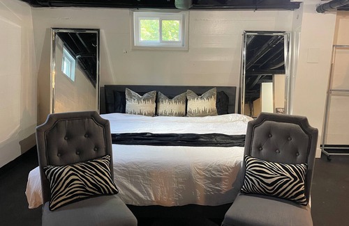 St. Matthews Apartamento | Guest Suite with Steam Spa in Heart of Louisville