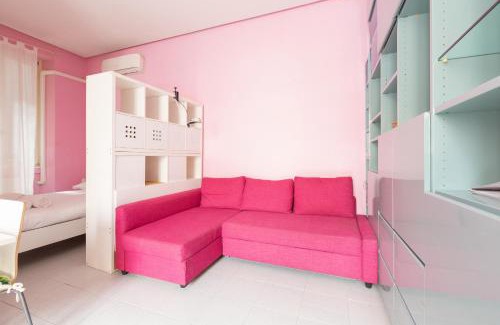 Isola Apartamento | GuestHost - Isola Cosy Pink Studio Apt