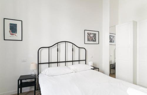Acquabella Apartamento | GuestHost - M4 Argonne Balcony Apartment