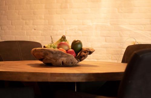 Rijpwetering Casa | Guesthouse BedNboot met terras aan het water