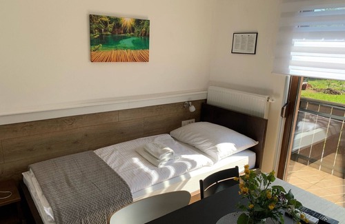 Jezerce Casa | Guesthouse Family Bosnic - Suite Room with Balcony and kitchenette