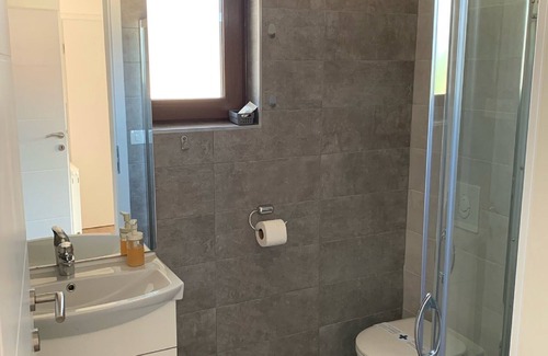 Jezerce Casa | Guesthouse Family Bosnic - Suite Room with Balcony and kitchenette