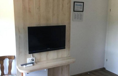 Jezerce Casa | Guesthouse Family Bosnic - Duplex Family Room with Balcony - Gallery - 1 - 2