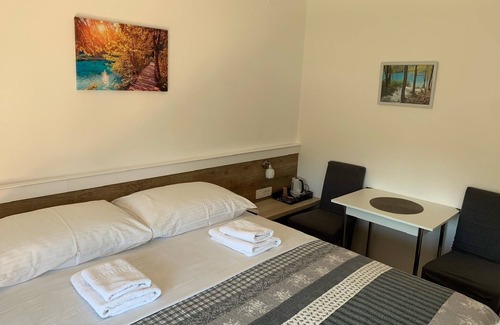 Jezerce Casa | Guesthouse Family Bosnic - Double Room with Balcony - 3 - 4