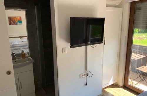 Jezerce Casa | Guesthouse Family Bosnic - Double Room with Balcony - 3 - 4