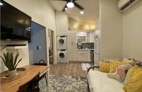 Southwest Anaheim Cabaña | Guesthouse: Jacuzzi,Patio & Entry