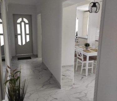 Popina Luka Apartamento | Guesthouse Müller