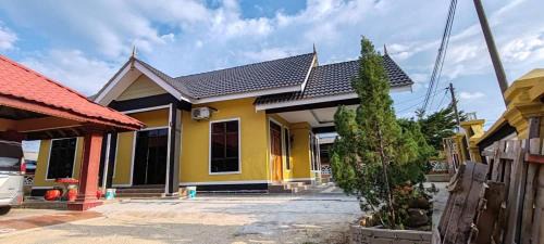 Kampong Raja Casa | Guesthouse