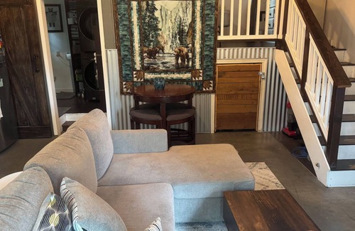 Bear Creek Casa | Guesthouse on Scenic Property