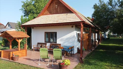 Kosihy nad Iplom Apartamento | Guesthouse Tulipán Vendégház