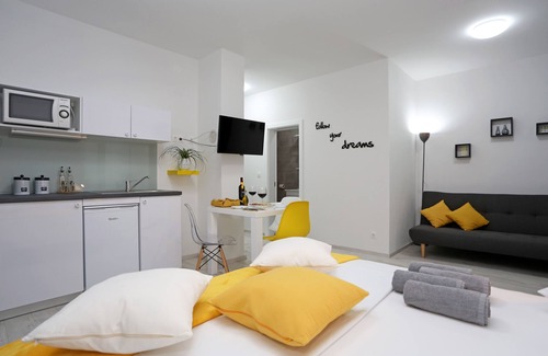 Gradina Casa | Guesthouse Villa DomeNico
