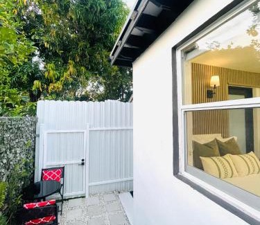 Allapattah Apartamento | Guesthouse w Bikes near Wynwood