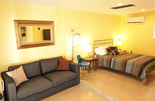 Campus Farm Apartamento | Guesthouse w/private access and patio