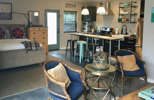 Playa Del Rey Cabaña | Guesthouse with pool in the beautiful beach town of Los Angeles, Playa del Rey