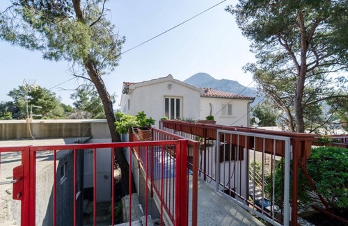 Sobra Apartamento | #GUESTHOUSESOBRA Room with Balcony&Sea View, private ext. bathroom S5