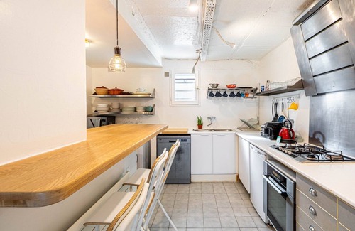 Louis Bertrand-Mirabeau-Semard Casa | GuestReady - Charming house just outside Paris