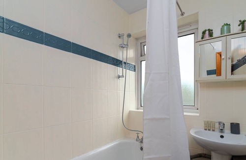 Highbury Apartamento | GuestReady - Encantador 1BR Highbury Piso con Balcón