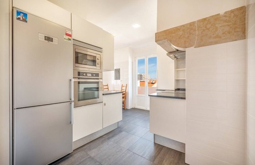 Sao Joao de Deus Apartamento | GuestReady - Vistas a la ciudad y confort en Arroios
