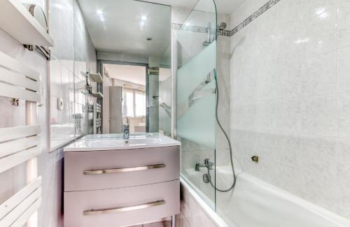 Yves Farge - Le Fleuve Apartamento | GuestReady - Comfort & Charm in Lyon’s Heart