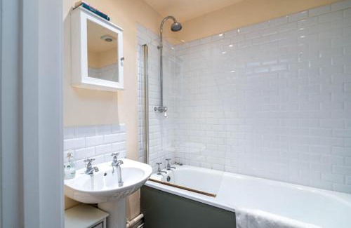 Camberwell Green Apartamento | GuestReady - Former Pub-Turned-One Bedroom Flat