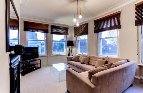 Fulham Apartamento | GuestReady - Fulham large 1 bed flat in charming building