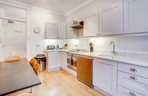 Fulham Apartamento | GuestReady - Fulham large 1 bed flat in charming building