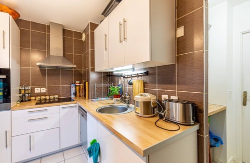 Neuilly-sur-Marne Apartamento | GuestReady - Grey Sunshine cerca de Parc du Croissant