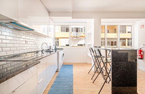 Carvoeira Apartamento | GuestReady - Perla gris en Queluz