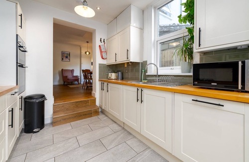 Lee Green Casa | GuestReady - Parkside retreat with a woodland view