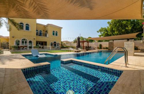 Jumeirah Park Apartamento | GuestReady - Peaceful Garden Villa l Pool & BBQ