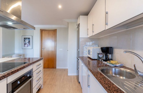 Torremolinos Chalet De Esquí | GuestReady - Poolside Paradise in the Suburbs 2