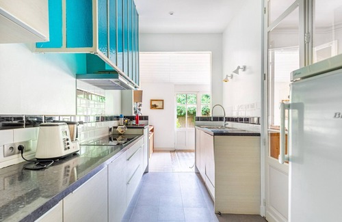 Le Bouscat Casa | GuestReady - Serene home with lush garden