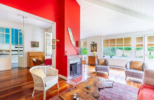 Le Bouscat Casa | GuestReady - Serene home with lush garden